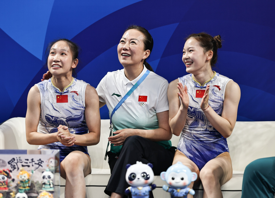 zH, 她们获得冠, bt zH, 她们获得冠, bt