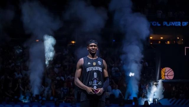 tenan, 期间表现出